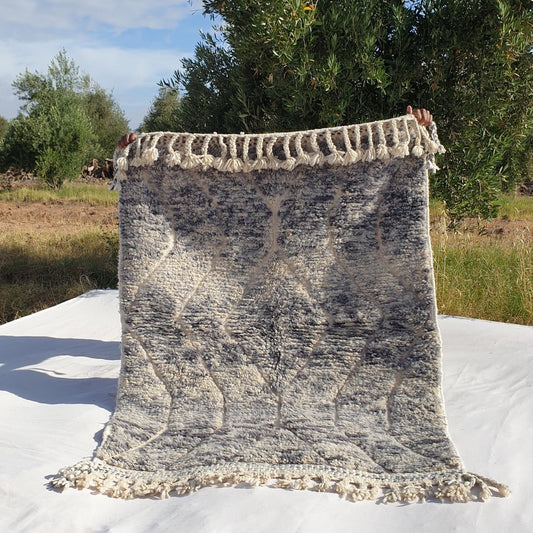 Malah - BENI OUARAIN Moroccan White Rug for Bedroom | Moroccan High Pile Area Rug Berber Authentic Wool | 5'1x3'9 Ft | 156x118 cm - OunizZ