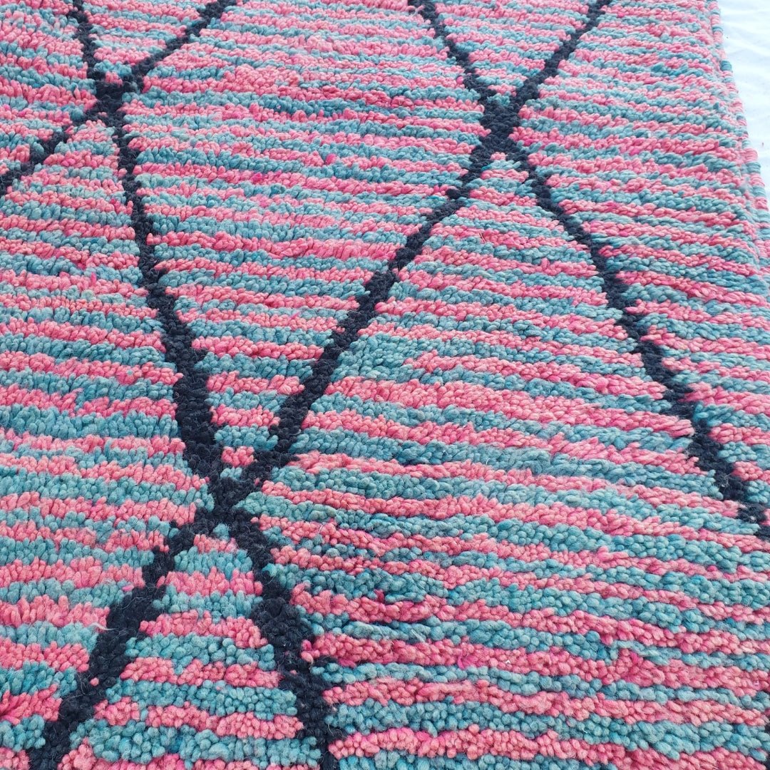 Manata - Moroccan Rug Boujaad | Colorful Authentic Berber Handmade Bedroom Rug | 8x5'08 Ft | 2,43x1,55 m - OunizZ