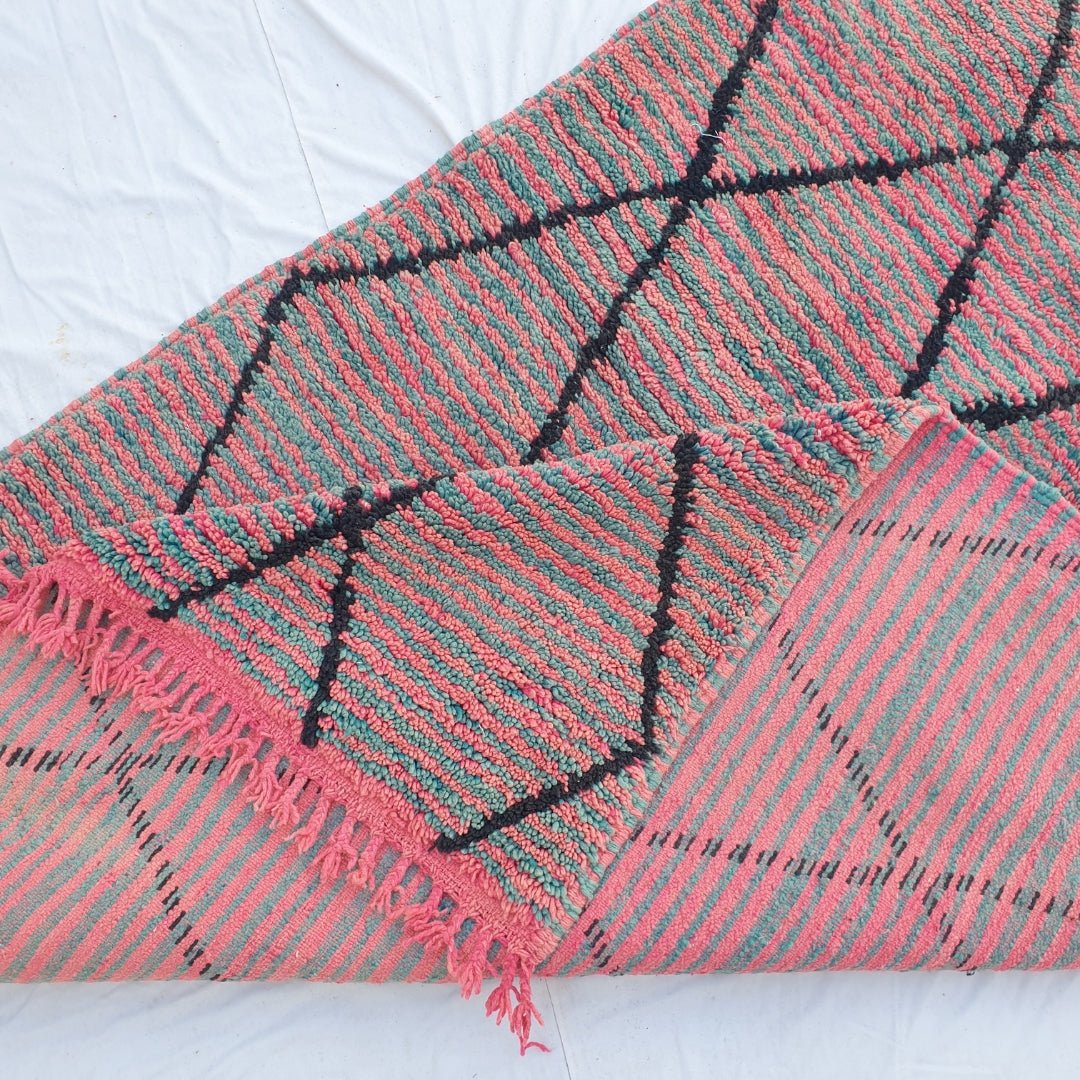 Manata - Moroccan Rug Boujaad | Colorful Authentic Berber Handmade Bedroom Rug | 8x5'08 Ft | 2,43x1,55 m - OunizZ