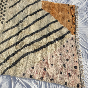 Moroccan Beni Ouarain Rug | LITIA | 8'9 x 8'1 Ft | 2,70x2,50 m | 100% wool handmade - OunizZ