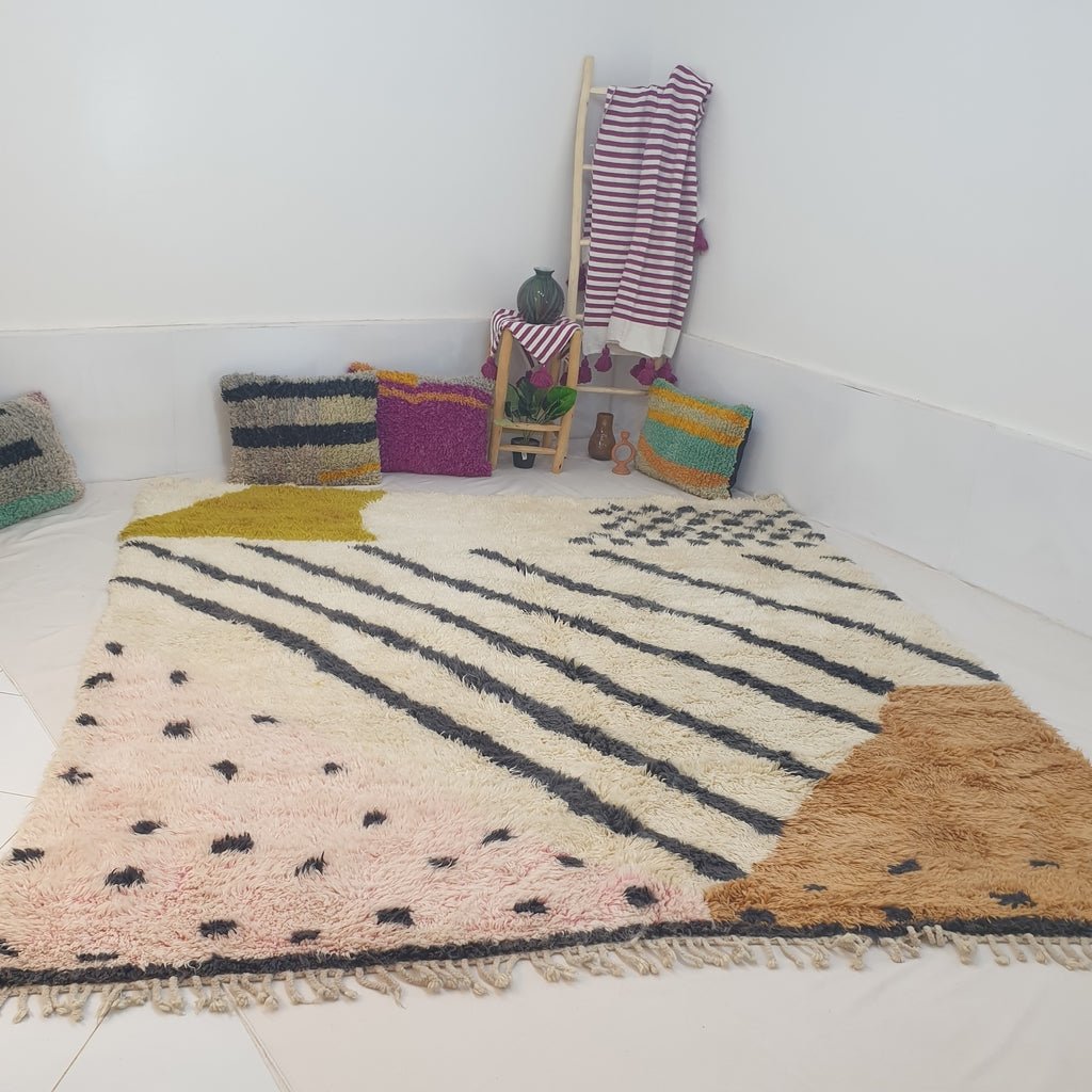 Moroccan Beni Ouarain Rug | LITIA | 8'9 x 8'1 Ft | 2,70x2,50 m | 100% wool handmade - OunizZ