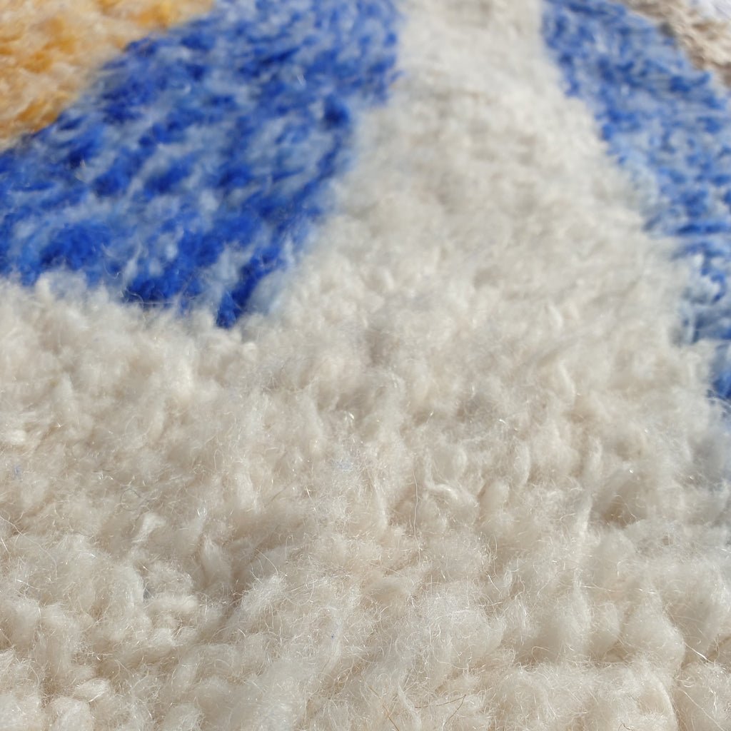 Moroccan Beni Ouarain White & Blue Rug | AHLA | 9'3 x 6'6 Ft | 2,83x2,00 m | 100% wool handmade - OunizZ