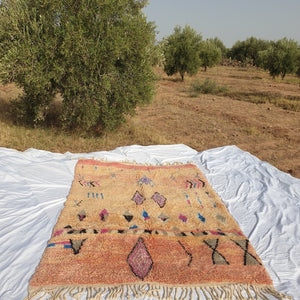 Moroccan Beni rug Ultra Soft and Thick Pink peach Living Room Carpet | 8'9x5'8 Ft | 2,70x1,76 m | HACHIDA | Moroccan Beni Mrirt Rug - OunizZ