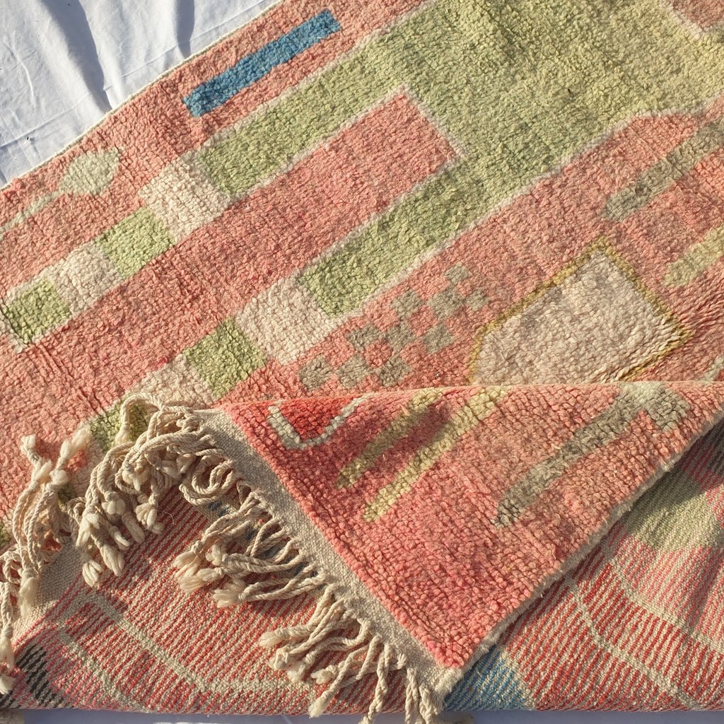 MOROCCAN BOUJAAD RUG | Moroccan Berber Rug | Colorful Rug Moroccan Carpet | Authentic Handmade Berber Bedroom Rugs | 8'5x4'9 Ft | 2,60x1,50 m - OunizZ