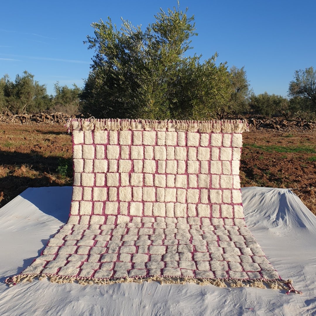 Moroccan Rug 8x10 Beni Ouarain White and Pink | GOUTA | 10'17x8'23 Ft | 310x251 cm - OunizZ