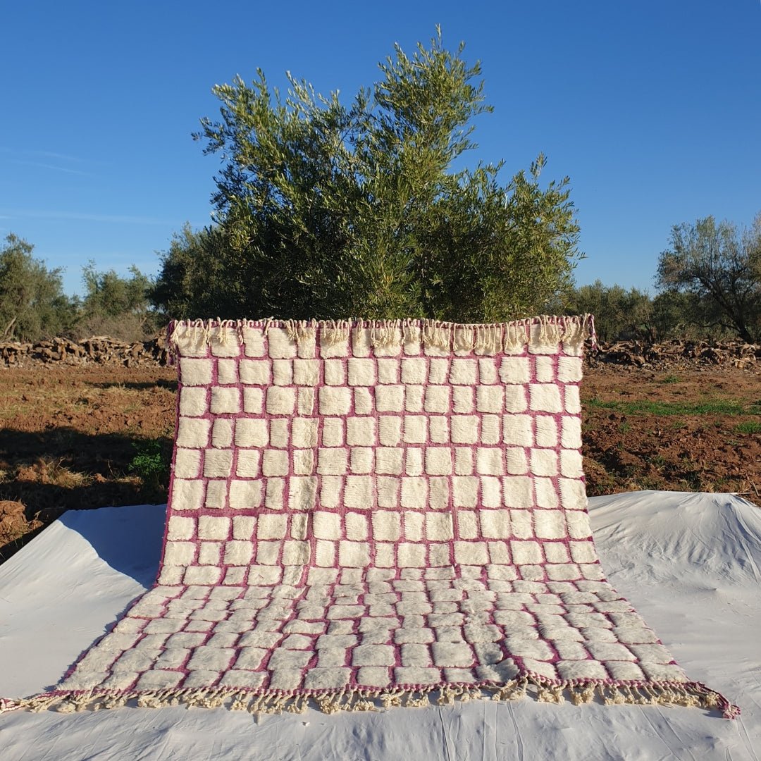 Moroccan Rug 8x10 Beni Ouarain White and Pink | GOUTA | 9'85x8'23 Ft | 300x251 cm - OunizZ