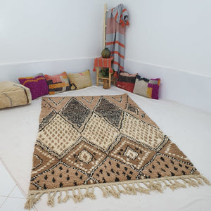 Moroccan Rug Boujaad Bedroom & living room carpet | NAGRA | 8'5x5'2 Ft | 2,58x1,57 m | 100% wool handmade - OunizZ