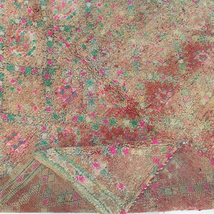 Moroccan VINTAGE Peach & Pink Rug | 8'x6' Ft | 2,43x1,83 m | MAGHRAYA | 100% wool handmade - OunizZ