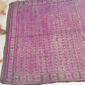 Moroccan VINTAGE Purple Rug | 9'5x6'1 Ft | 2,90x1,87 m | AWDALA | 100% wool handmade - OunizZ