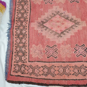 Moroccan VINTAGE Red Rug | 8'x4'9 Ft | 2,44x1,48 m | ZARJA | 100% wool handmade - OunizZ