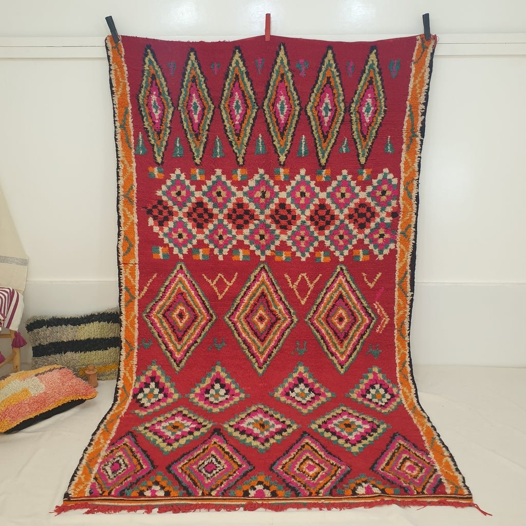 Moroccan VINTAGE Red Rug | 9'9x5'8 Ft | 3x1,77 m | TABELDA | 100% wool handmade - OunizZ