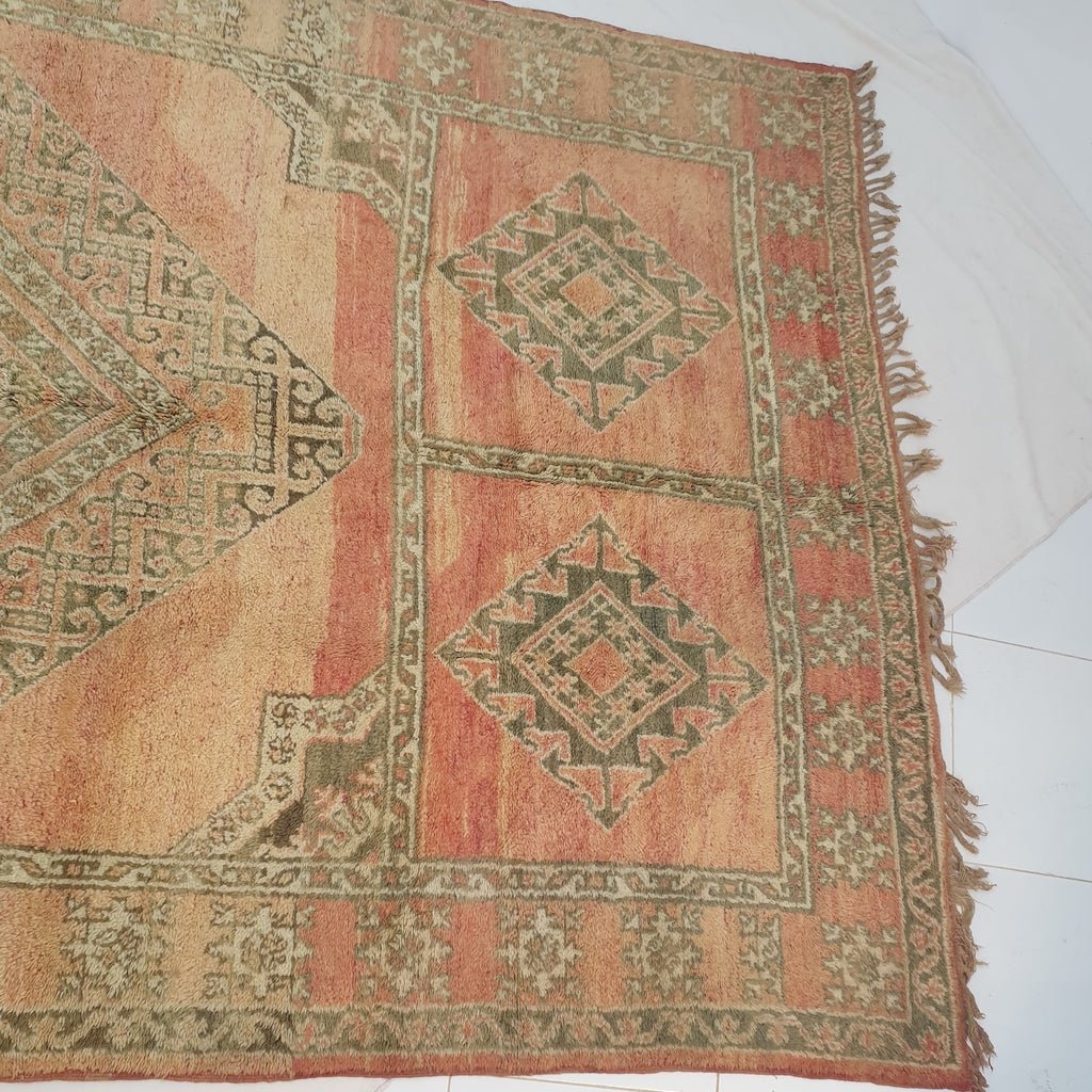 Moroccan VINTAGE Rug | 11'3x6'3 Ft | 3,45x1,93 m | TAYRANA | 100% wool handmade - OunizZ