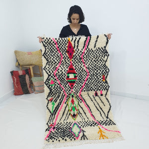 Moroccan White Rug Azilal | AWYUKA | 5'6x3'8 Ft | 1,72x1 m | 100% wool handmade - OunizZ