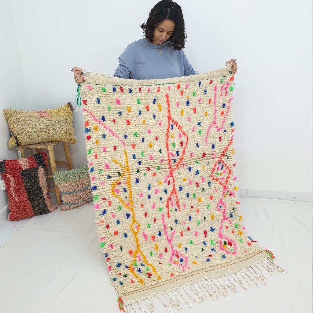 Moroccan White Rug Azilal | GHANWA | 5'1x3'5 Ft | 1,55x1 m | 100% wool handmade - OunizZ