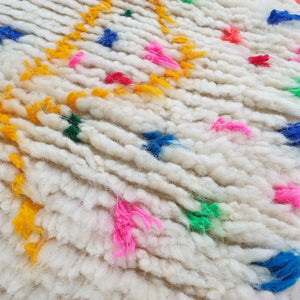 Moroccan White Rug Azilal | GHANWA | 5'1x3'5 Ft | 1,55x1 m | 100% wool handmade - OunizZ