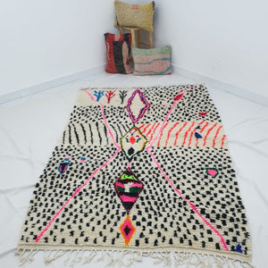 Moroccan White Rug Azilal | KATOKA | 7'9x5'2 Ft | 2,40x1,59 m | 100% wool handmade - OunizZ