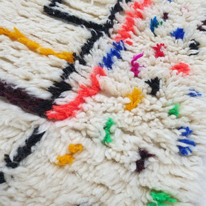 Moroccan White Rug Azilal | MAKOT | 8'4x5 Ft | 2,57x1,51 m | 100% wool handmade - OunizZ
