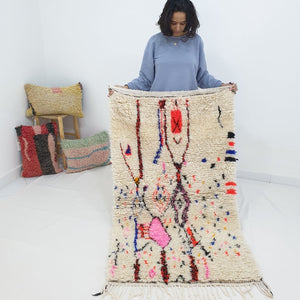 Moroccan White Rug Azilal | MINUJA | 5'3x3'1 Ft | 1,63x0,95 m | 100% wool handmade - OunizZ
