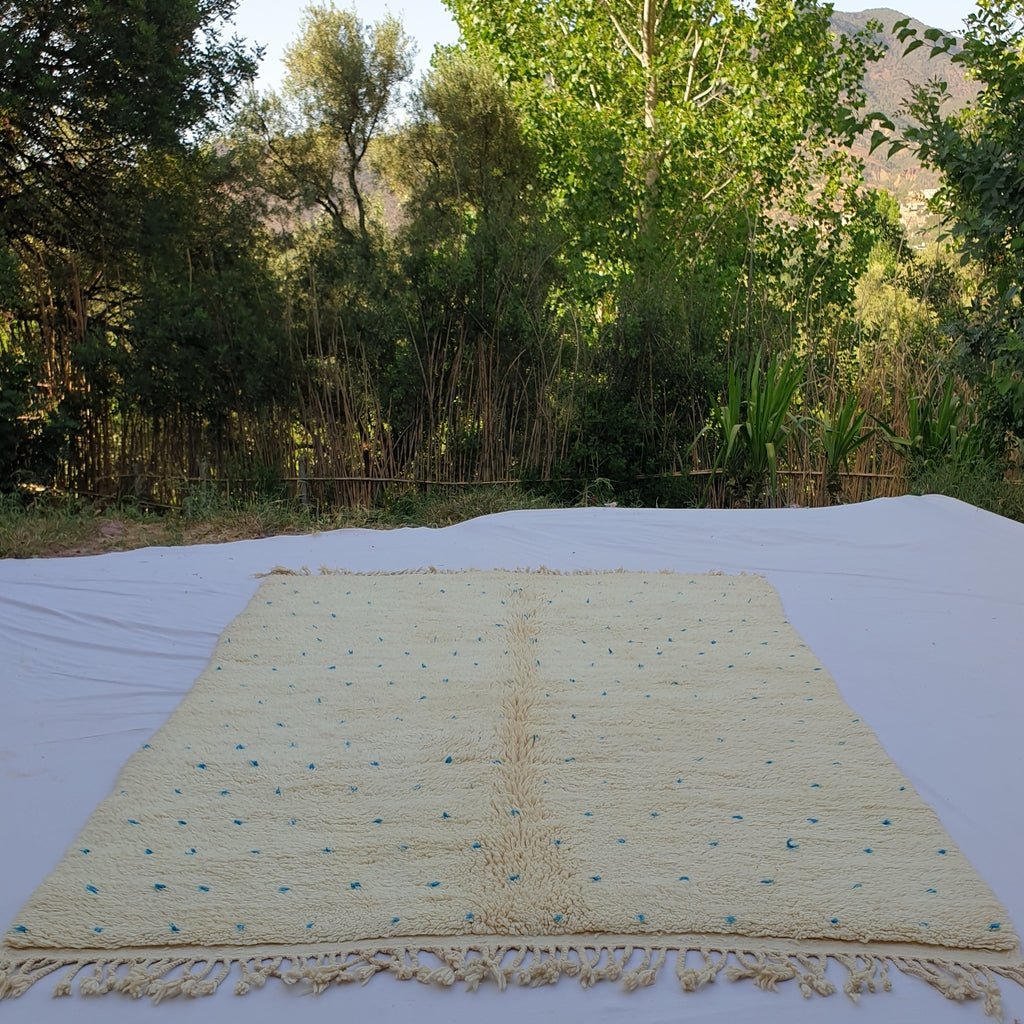 Nazraka - BENI OUARAIN Moroccan White Rug Soft & Thick for Living Room or bedroom | Moroccan High Pile Area Rug Berber Authentic Wool | 9'6x6'3 Ft | 294x193 cm - OunizZ