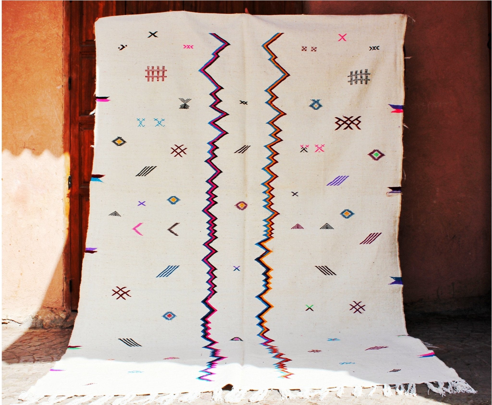 NOUMINSSA | Boujaad White Rug | 100% wool handmade in Morocco - OunizZ