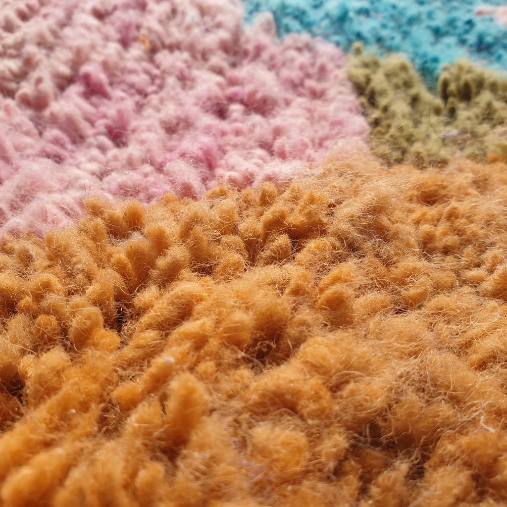 Shabby - Moroccan Rug Boujaad | Colorful Authentic Berber Handmade Bedroom Rug | 8'5x5'2 Ft | 2,60x1,58 m - OunizZ