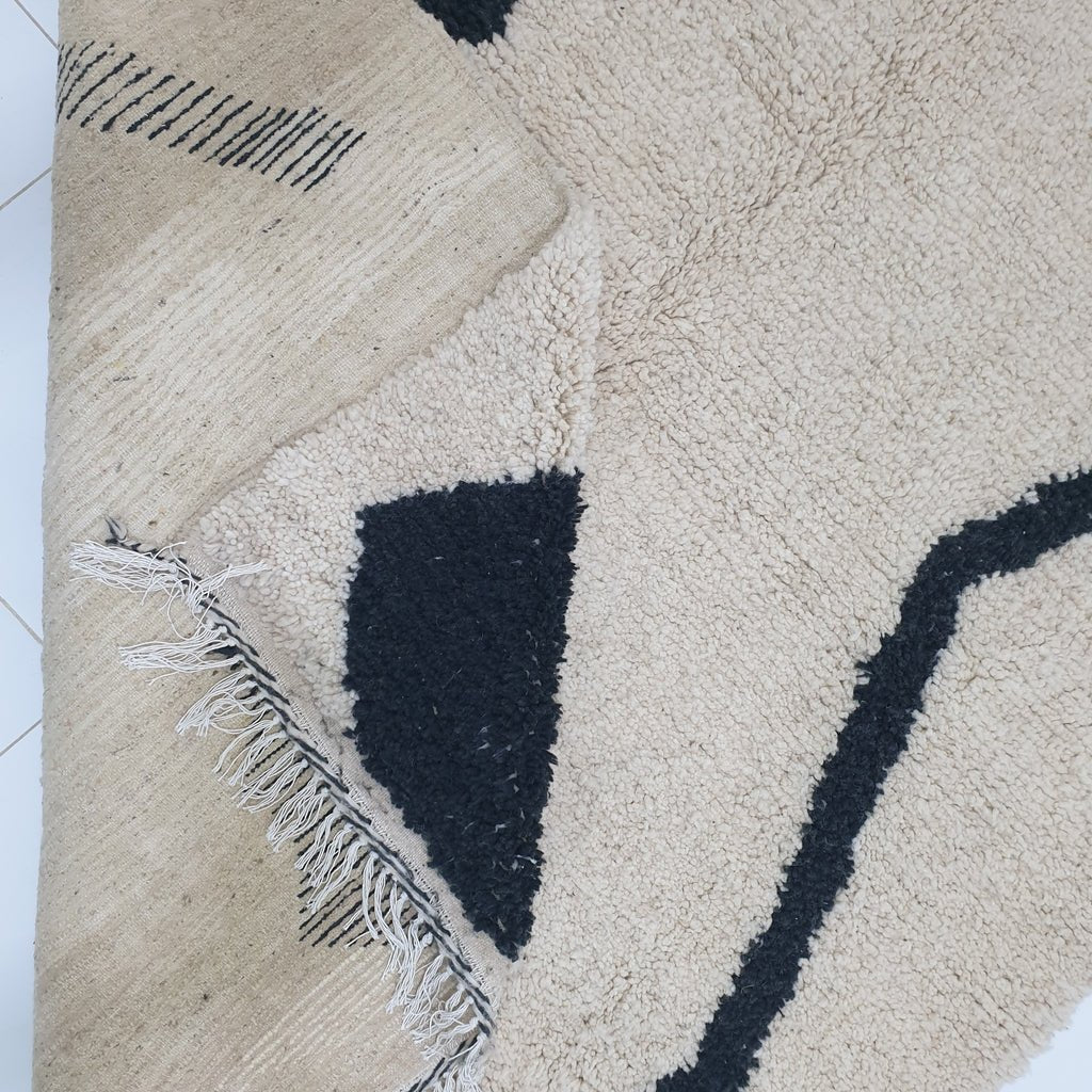 SIDIVIA | 8'6x6 Ft | 2,6x1,8 m | Moroccan Beniourain Rug | 100% wool handmade - OunizZ