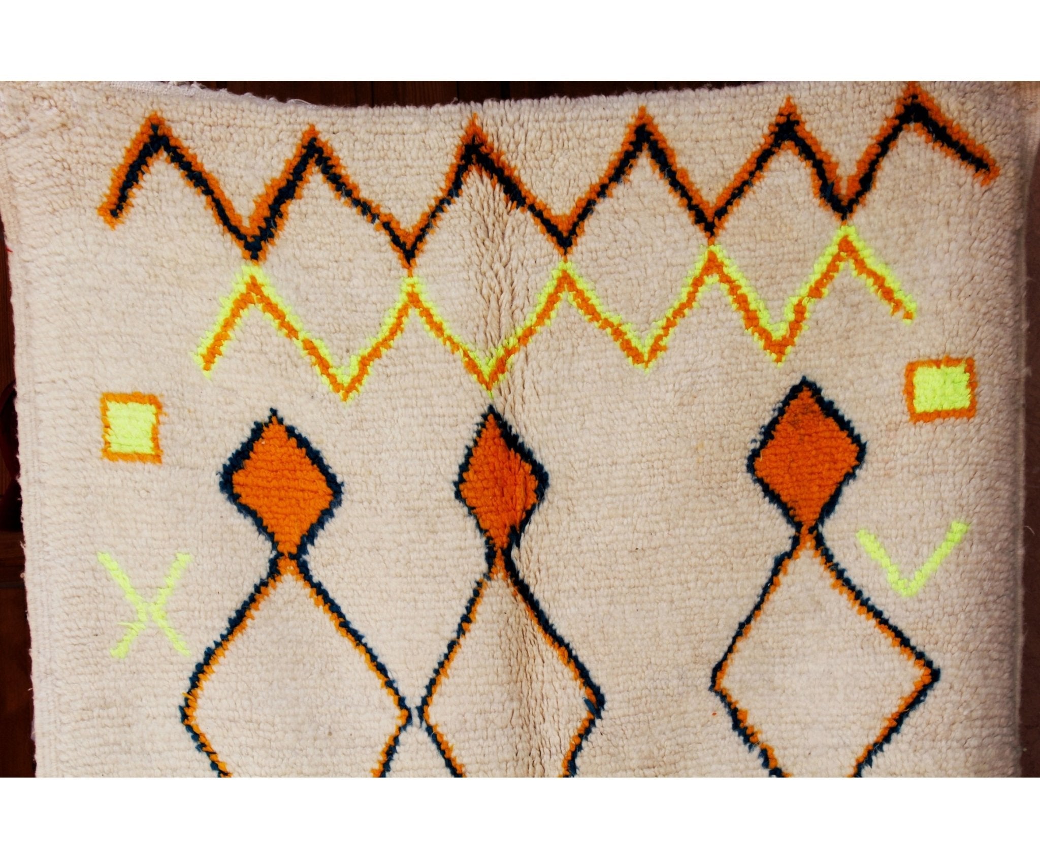 TAFFOUKT | BENI OUARAIN White Rug | 100% wool handmade in Morocco - OunizZ
