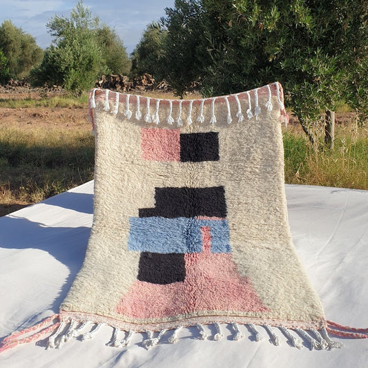 Taika - BENI OUARAIN Moroccan White Rug for Bedroom | Moroccan High Pile Area Rug Berber Authentic Wool | 5'6x3'6 Ft | 170x110 cm - OunizZ