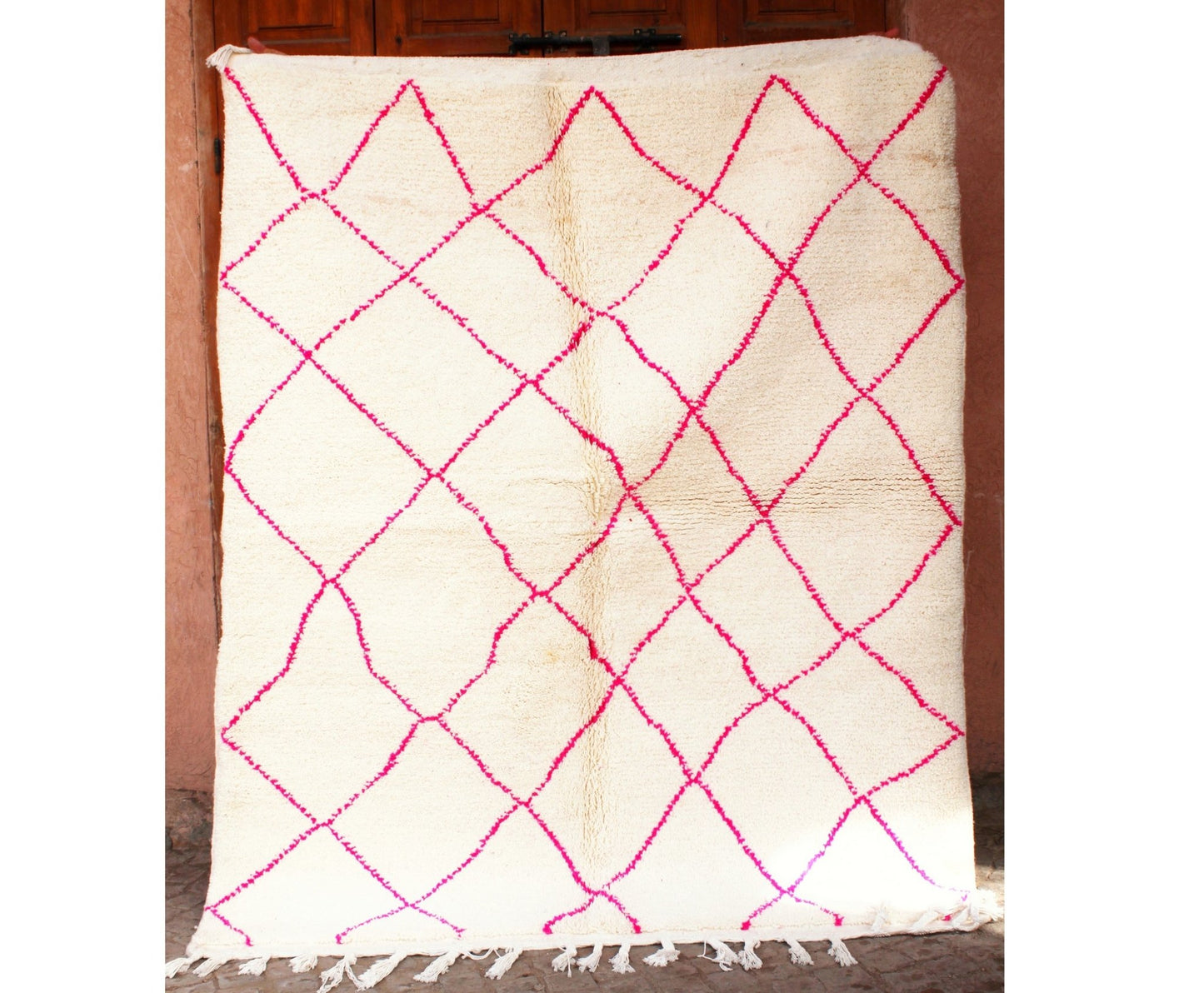 TANNIT | BENI OUARAIN White & Pink Rug | 100% wool handmade in Morocco - OunizZ