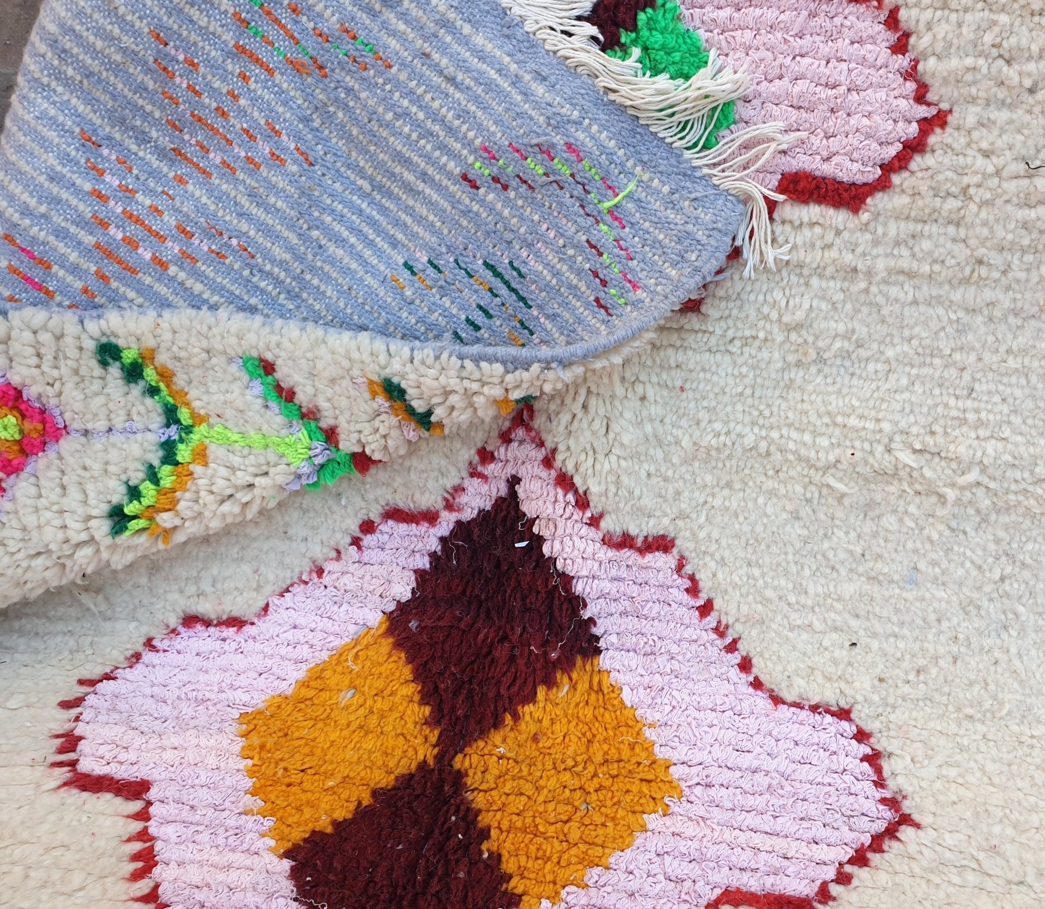 TASSADIT | Azilal Rug | 100% wool handmade in Morocco - OunizZ