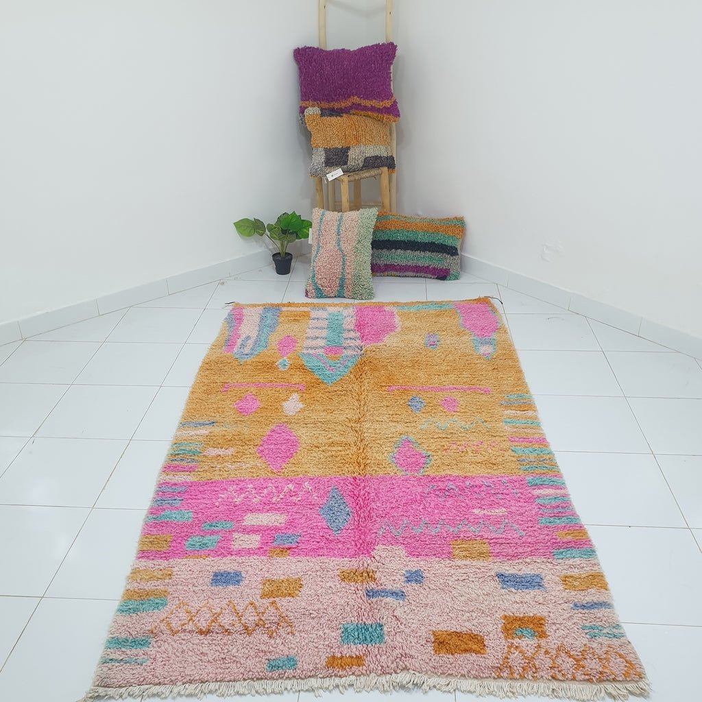 TOHFA | 7'8x4'8 Ft | 2,38x1,47 m | Moroccan Colorful Rug | 100% wool handmade - OunizZ