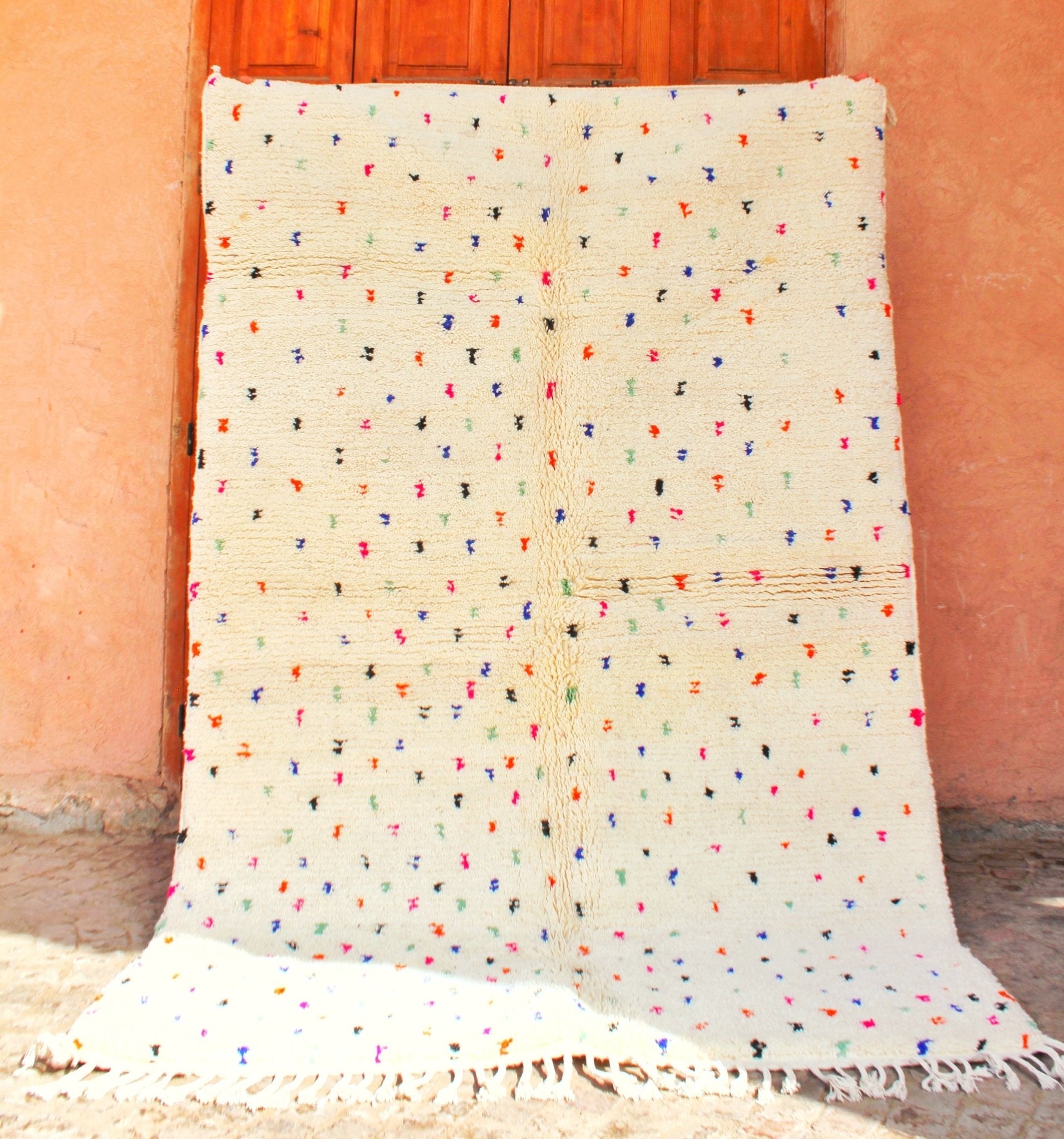 TOUSSMANE | BENI OUARAIN White Rug | 100% wool handmade in Morocco (multicolor dots) - OunizZ