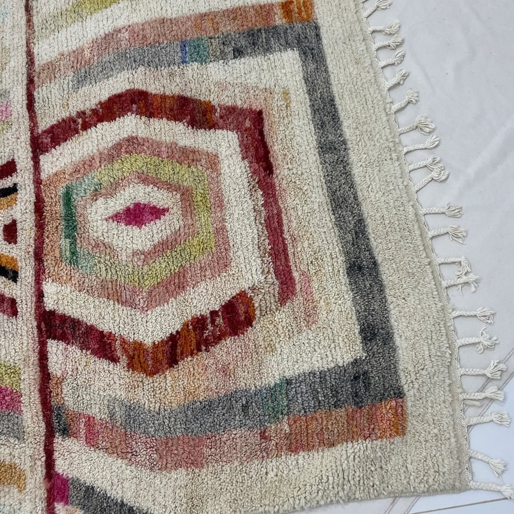 WALA Moroccan Boujaad Rug | 8'4x5'2 Ft | 2,55x1,60 m | 100% wool handmade - OunizZ