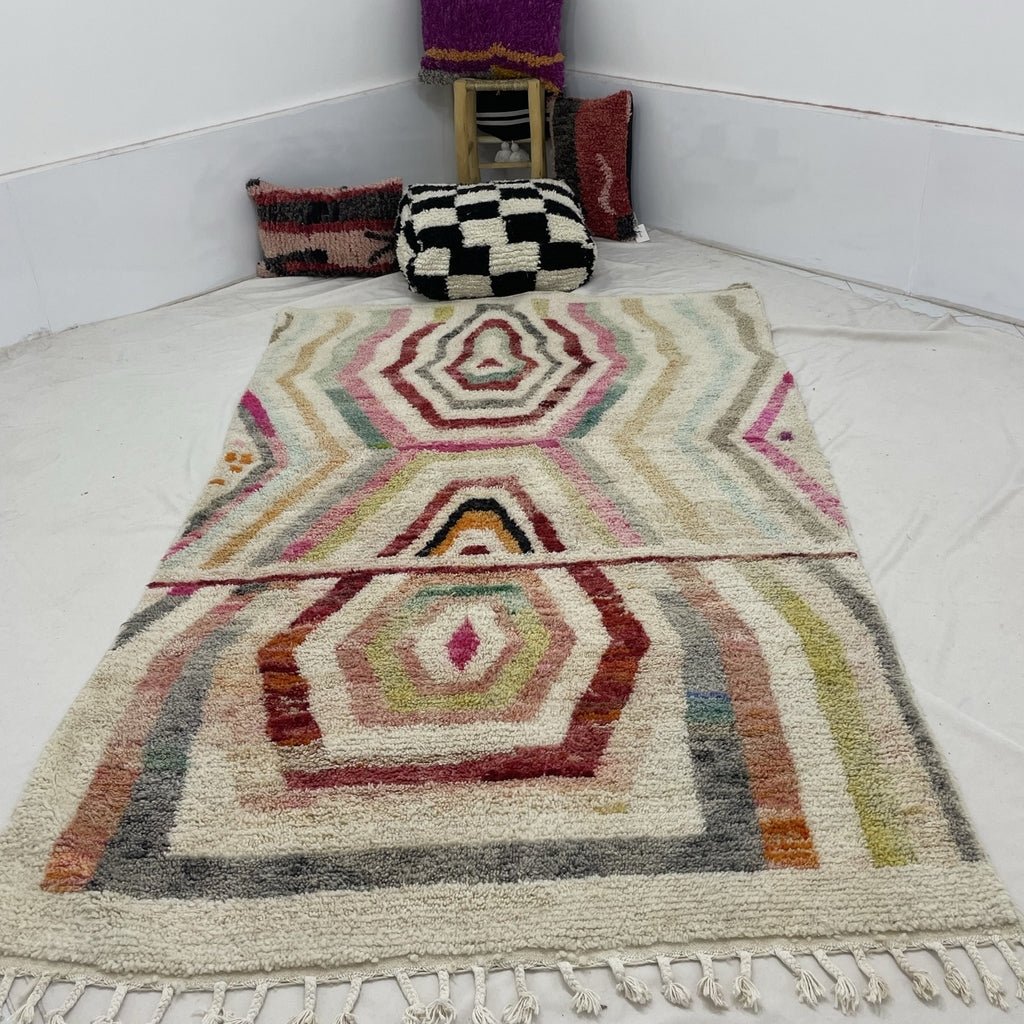 WALA Moroccan Boujaad Rug | 8'4x5'2 Ft | 2,55x1,60 m | 100% wool handmade - OunizZ