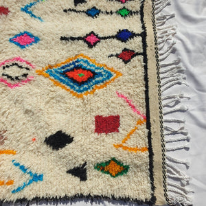 White Azilal Moroccan Rug | Vintage Moroccan Rug | Vintage Berber Rug | Moroccan Area Rug | Authentic Handmade Moroccan Wool Rug | 4'9x3'3 ft - OunizZ