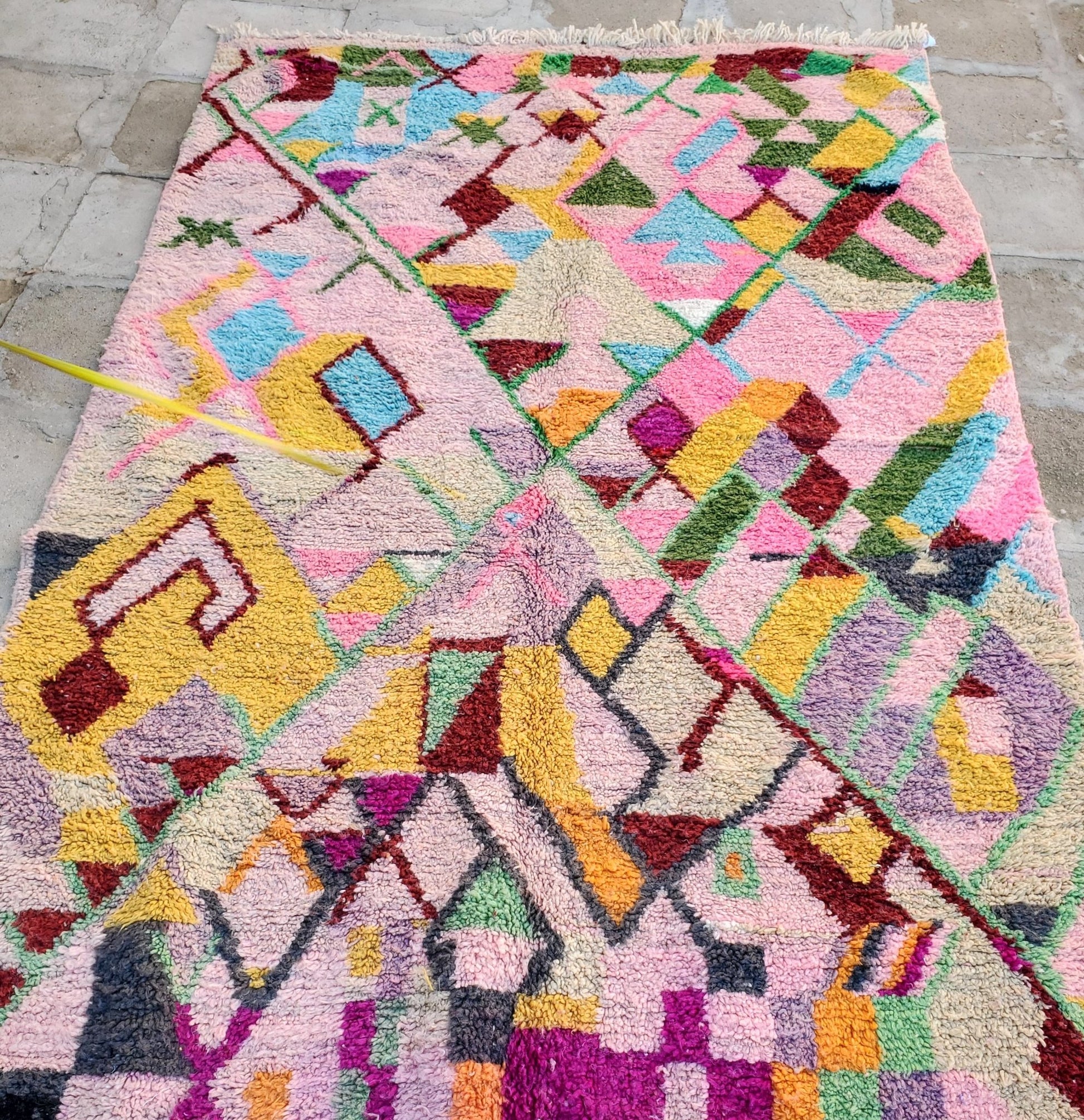 ZAÎNA | Boujaad Rug | 100% wool handmade in Morocco - OunizZ